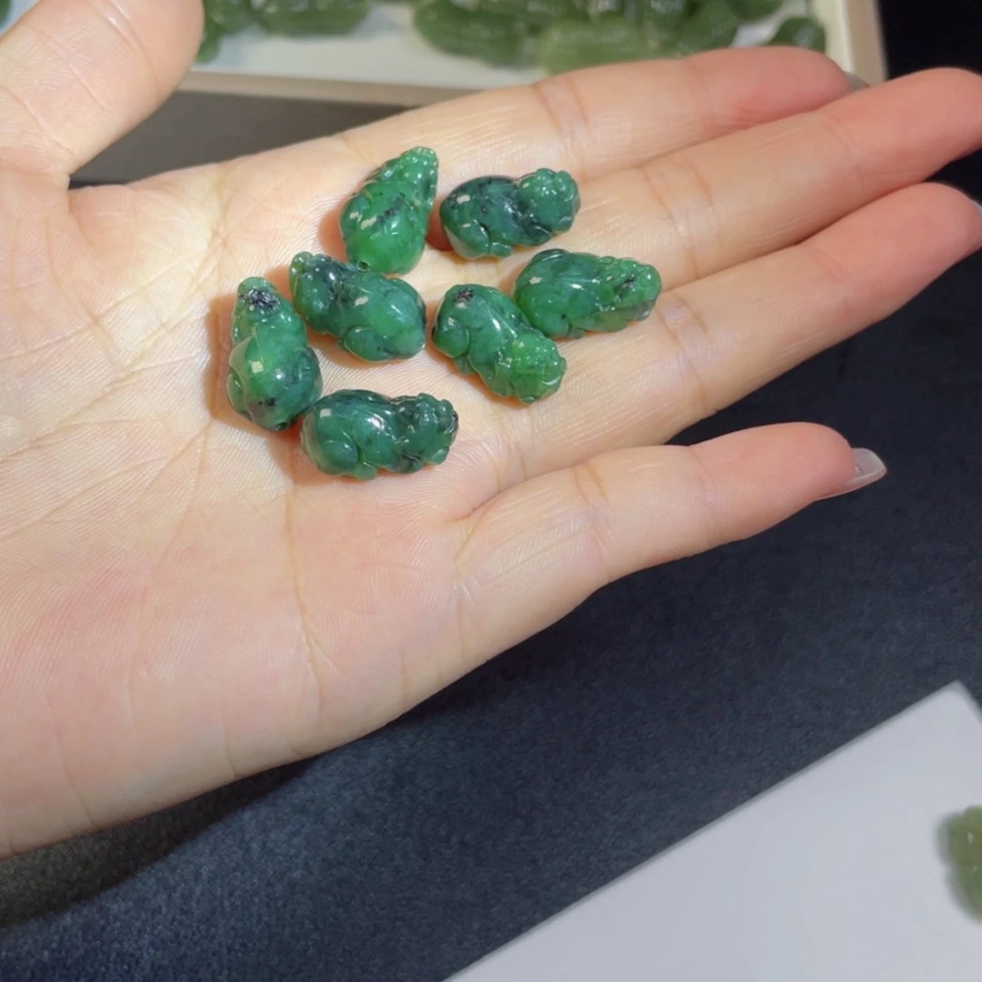 和田玉未镶嵌颈饰小貔貅27