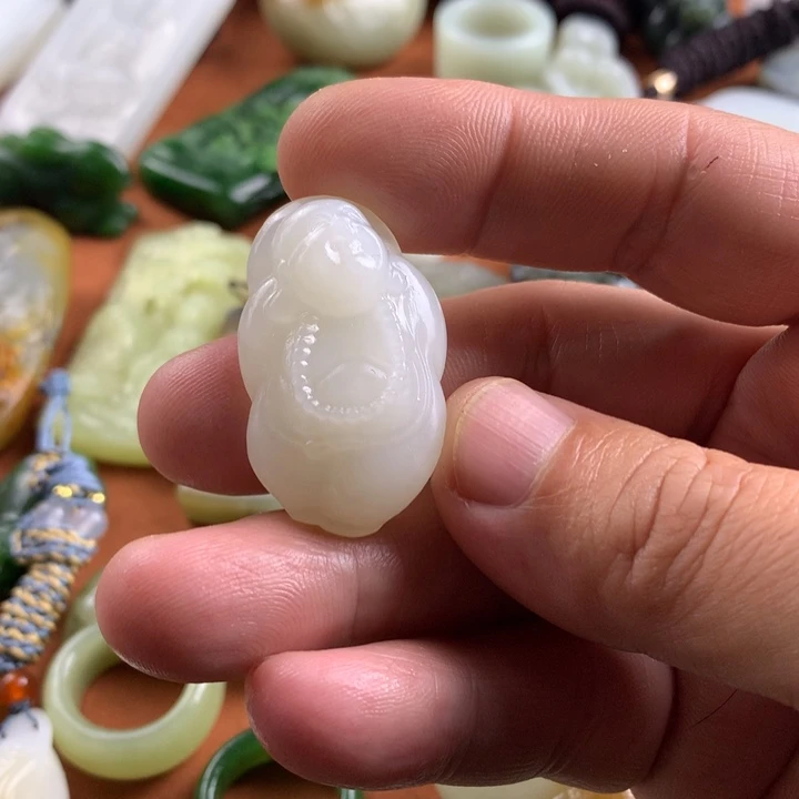 未镶嵌和田玉挂件