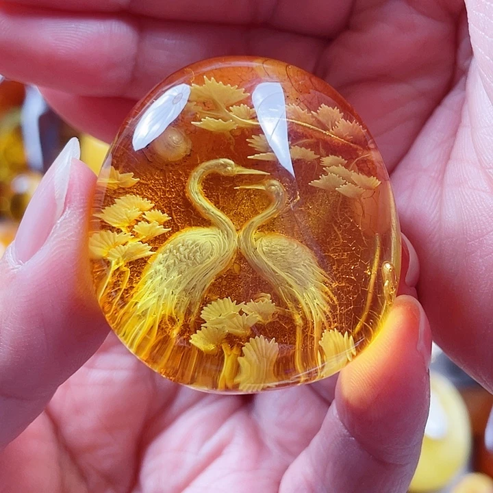 琥珀未镶嵌裸石吊坠