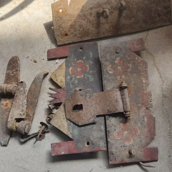 鲁***）五个大件几个小钉子品相如图所示看好下单