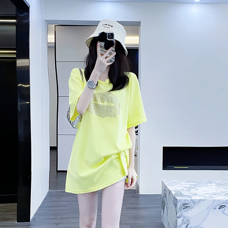 黄色短袖t恤女夏季2025新款烫钻嘴唇设计感独特洋气显瘦上衣潮牌
