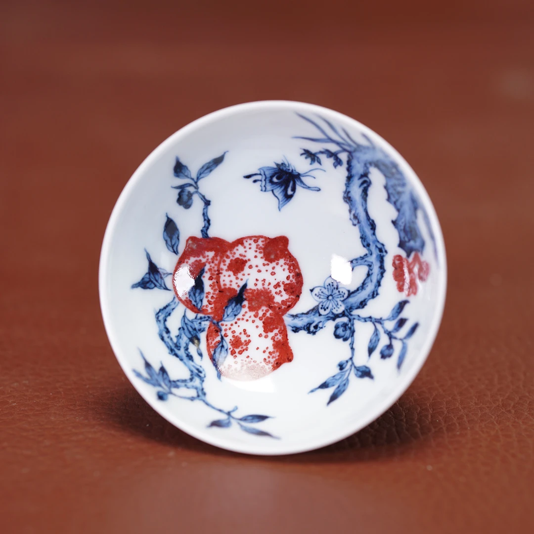 【阳春白雪】-青花釉里红桃纹小普洱杯