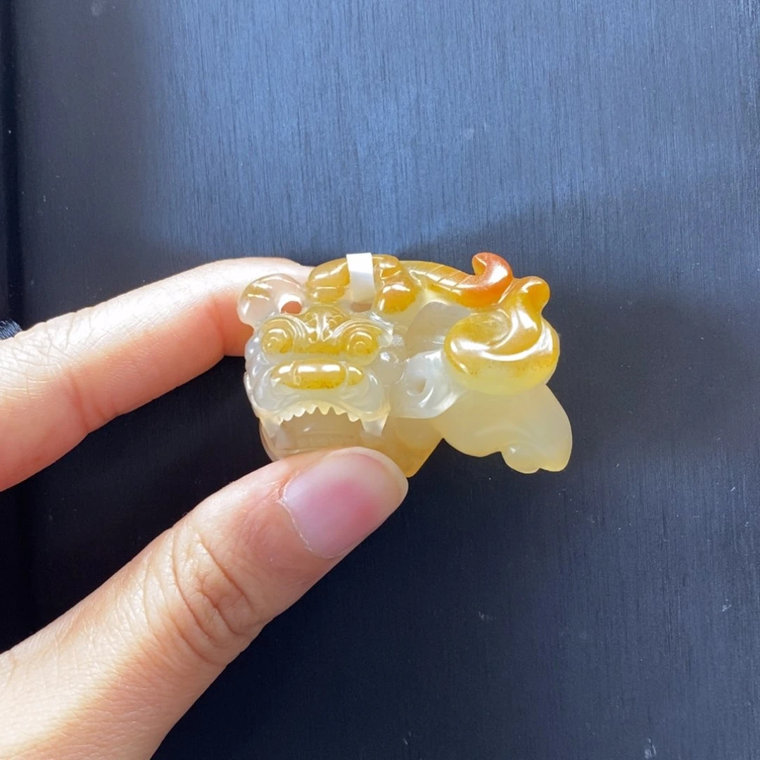 石英质玉（黄龙玉）颈饰未镶嵌