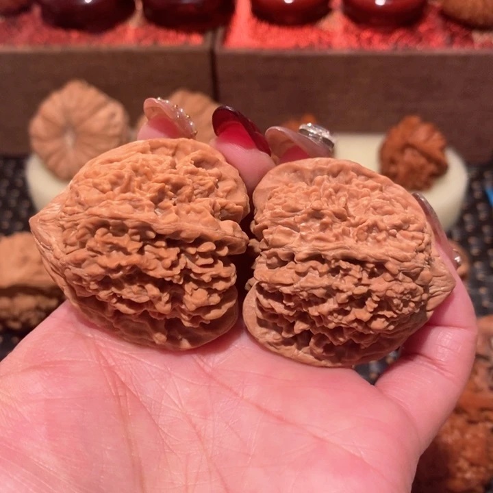 文玩核桃吊坠不****芋漫天星