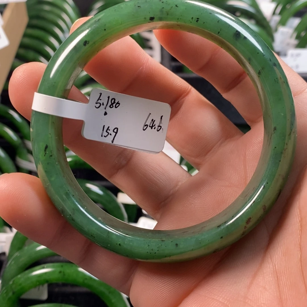 和田玉（碧玉）未镶嵌手镯有瑕疵64