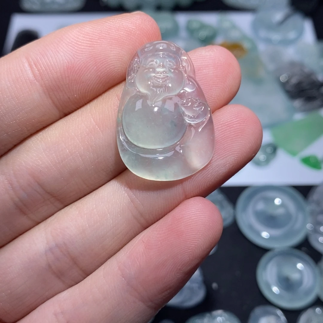 翡翠未镶嵌颈饰财神