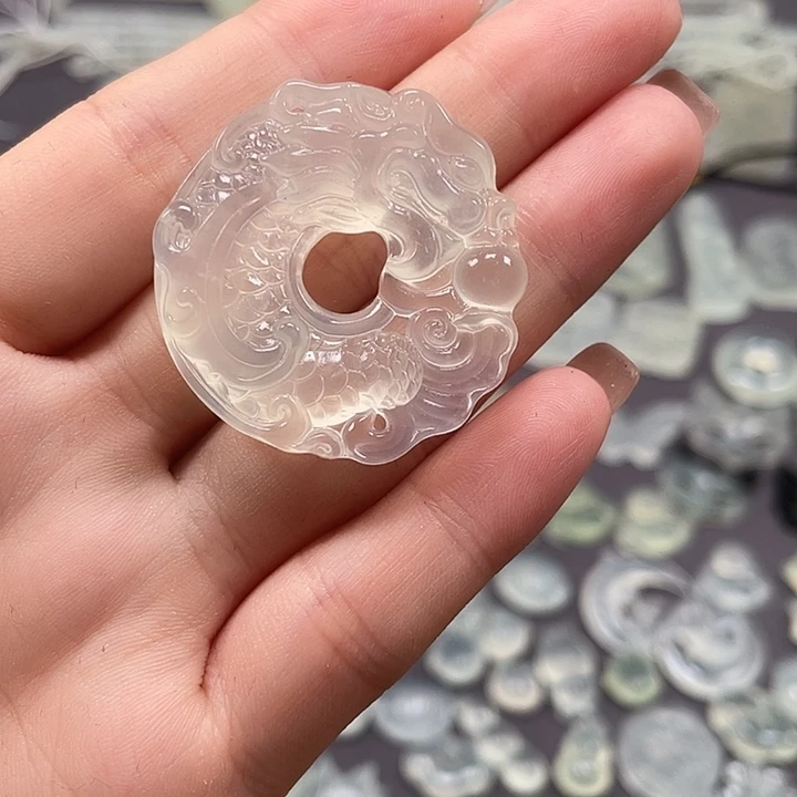 安***华未镶嵌蛇纹石玉颈饰