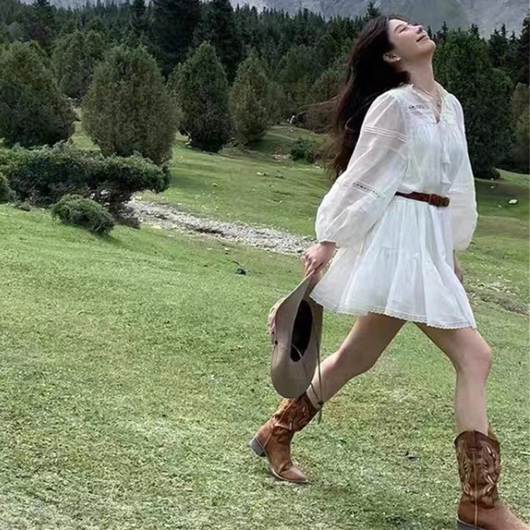 川西旅游穿搭草原白色长袖衬衫连衣裙子女2026新款夏季高级感短裙