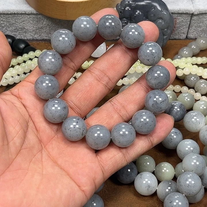 幸***哥颈饰未镶嵌和田玉999999999999999