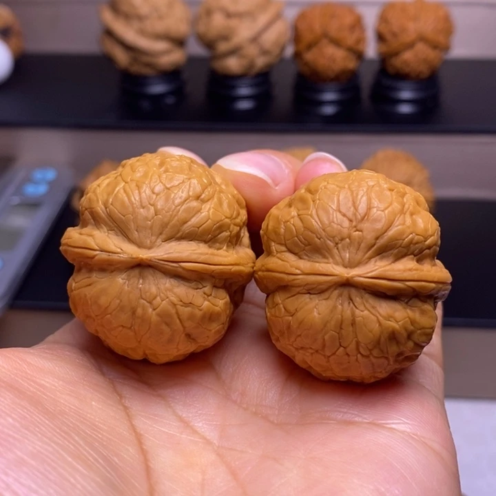 文玩核桃把件瓷娃娃60