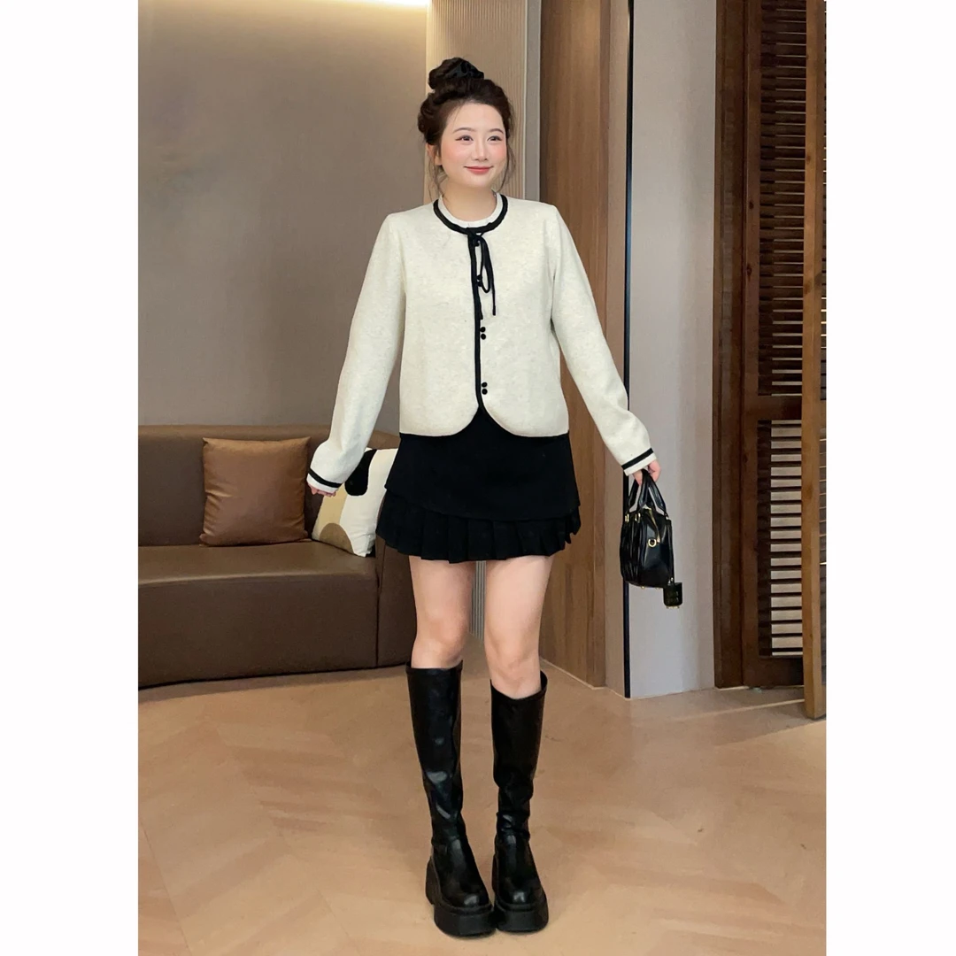 大萌萌 秋冬时尚百搭撞色绒感上衣百褶裙微胖显瘦套装P225S19029