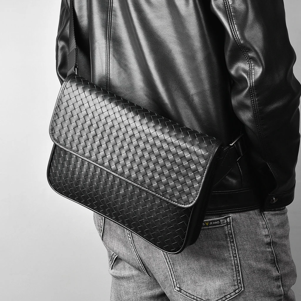 胸包男士斜挎包外出便携包新款时尚包包大容量翅膀包真皮编织男包