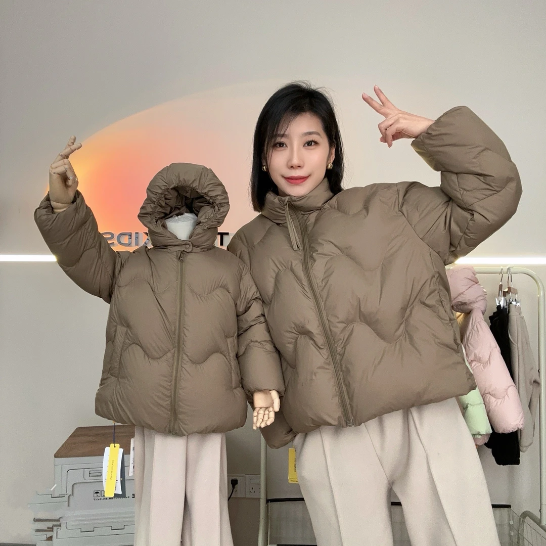 亲子羽绒服秋冬季男童女童休闲外出连帽外套三防上衣