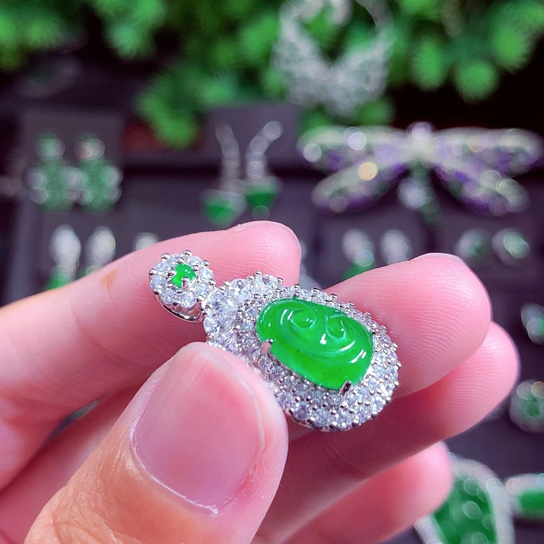 颈饰未镶嵌翡翠天然