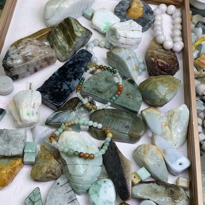 风***钟翡翠未镶嵌颈饰天然翡翠041