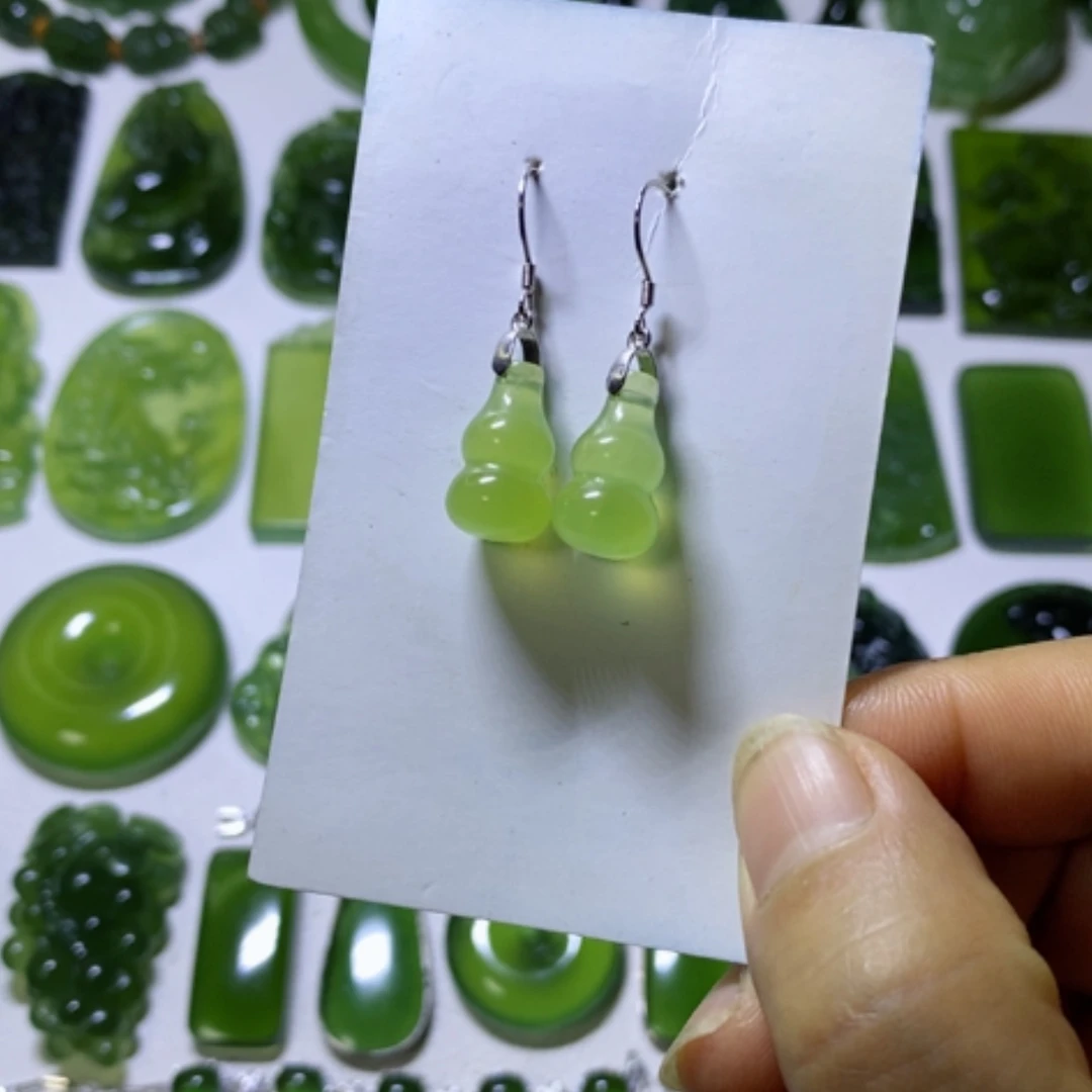 【闪购商品】未镶嵌蛇纹石玉耳环