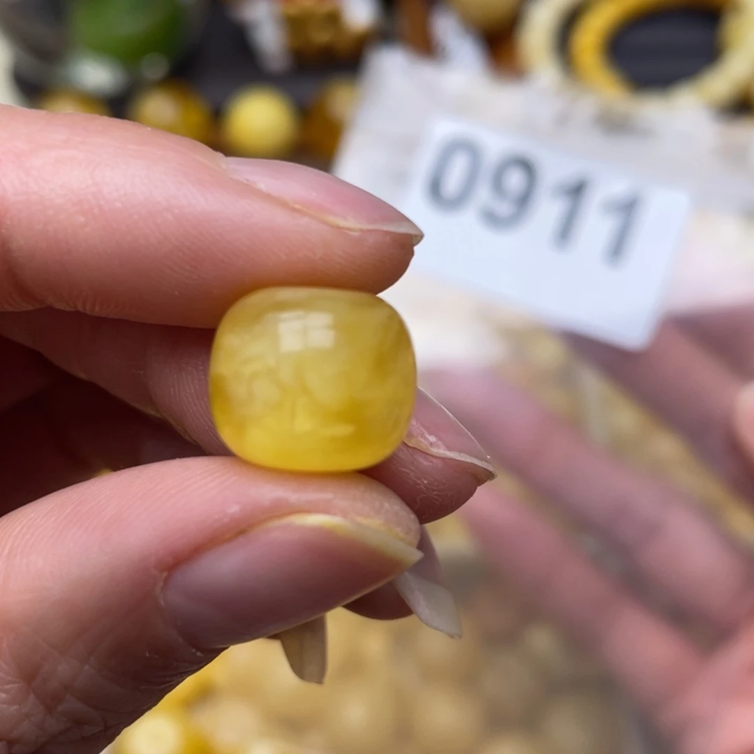 蜜蜡珠宝奇石未镶嵌13.3