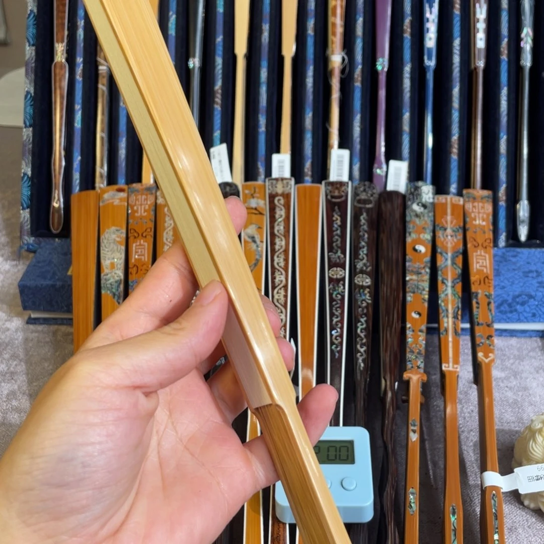 扇子一**秋手工制作工艺精湛