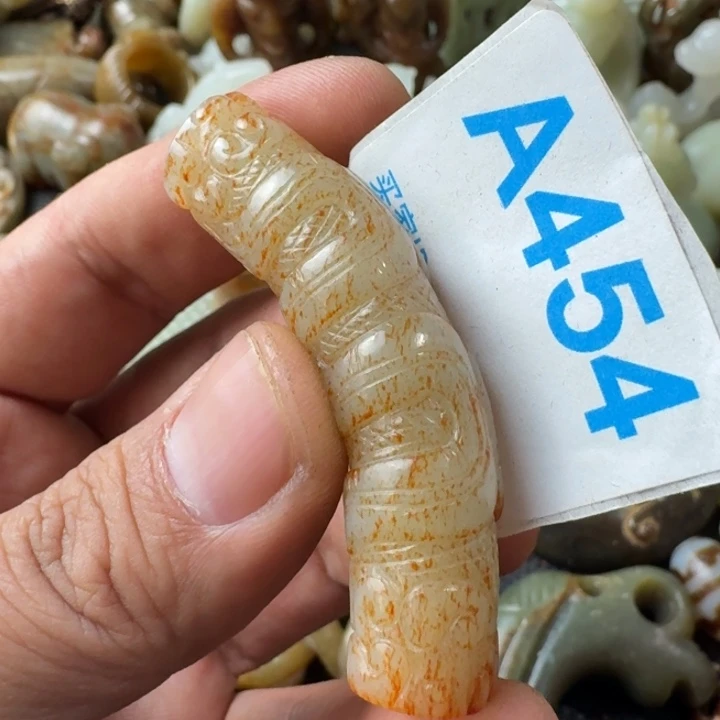 和田玉未镶嵌颈饰雨**虹