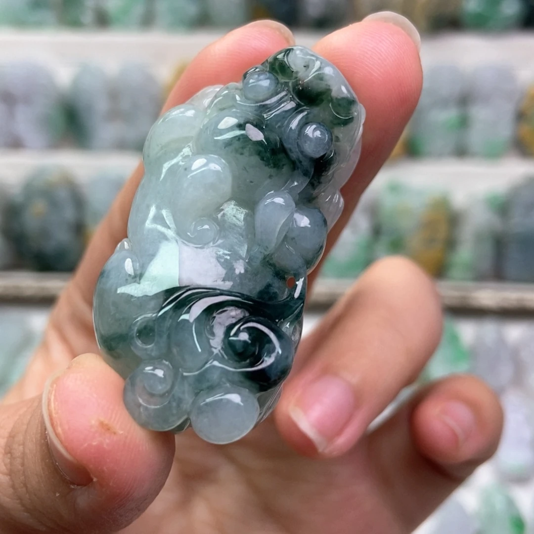 翡翠未镶嵌吊坠(赠链)