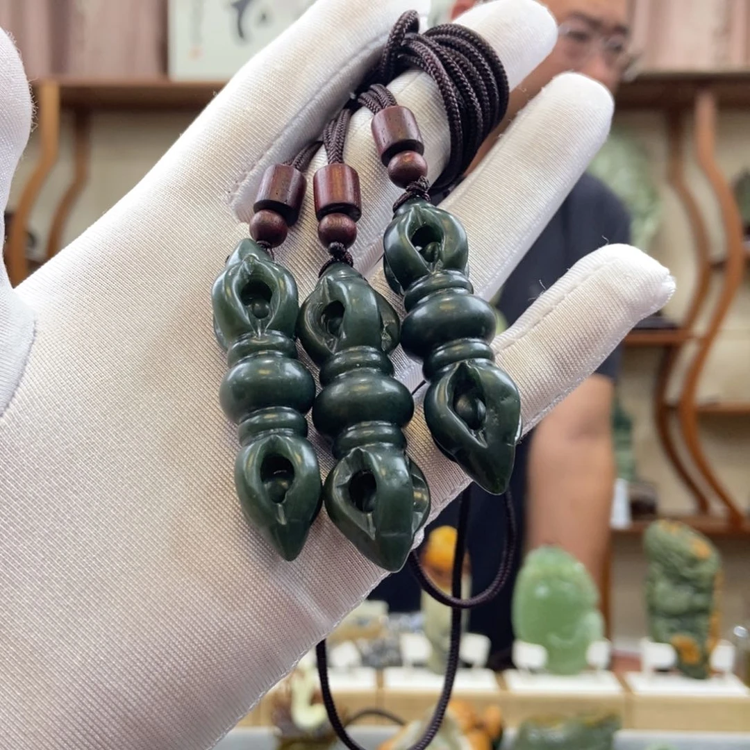 和田玉未镶嵌颈饰多样性发一件（降魔杵