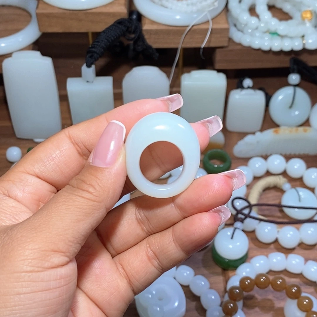 未镶嵌手链和田玉天**单