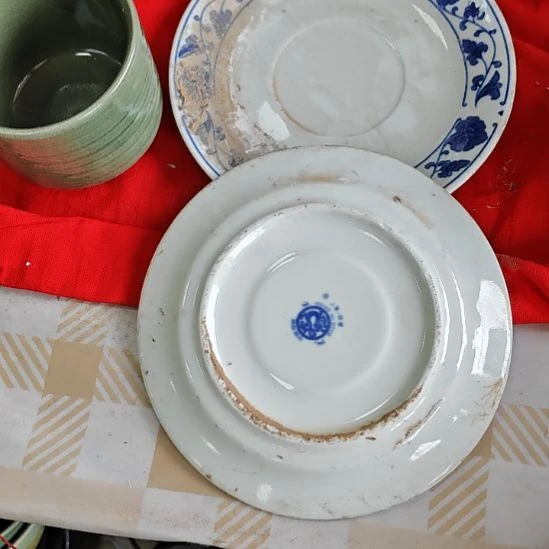 瓷片青花翡翠两个盘子