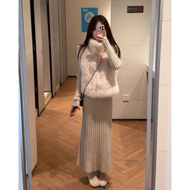 2025秋季新款法式设计感宽松圆领马甲背心气质收腰长袖毛衣连衣裙