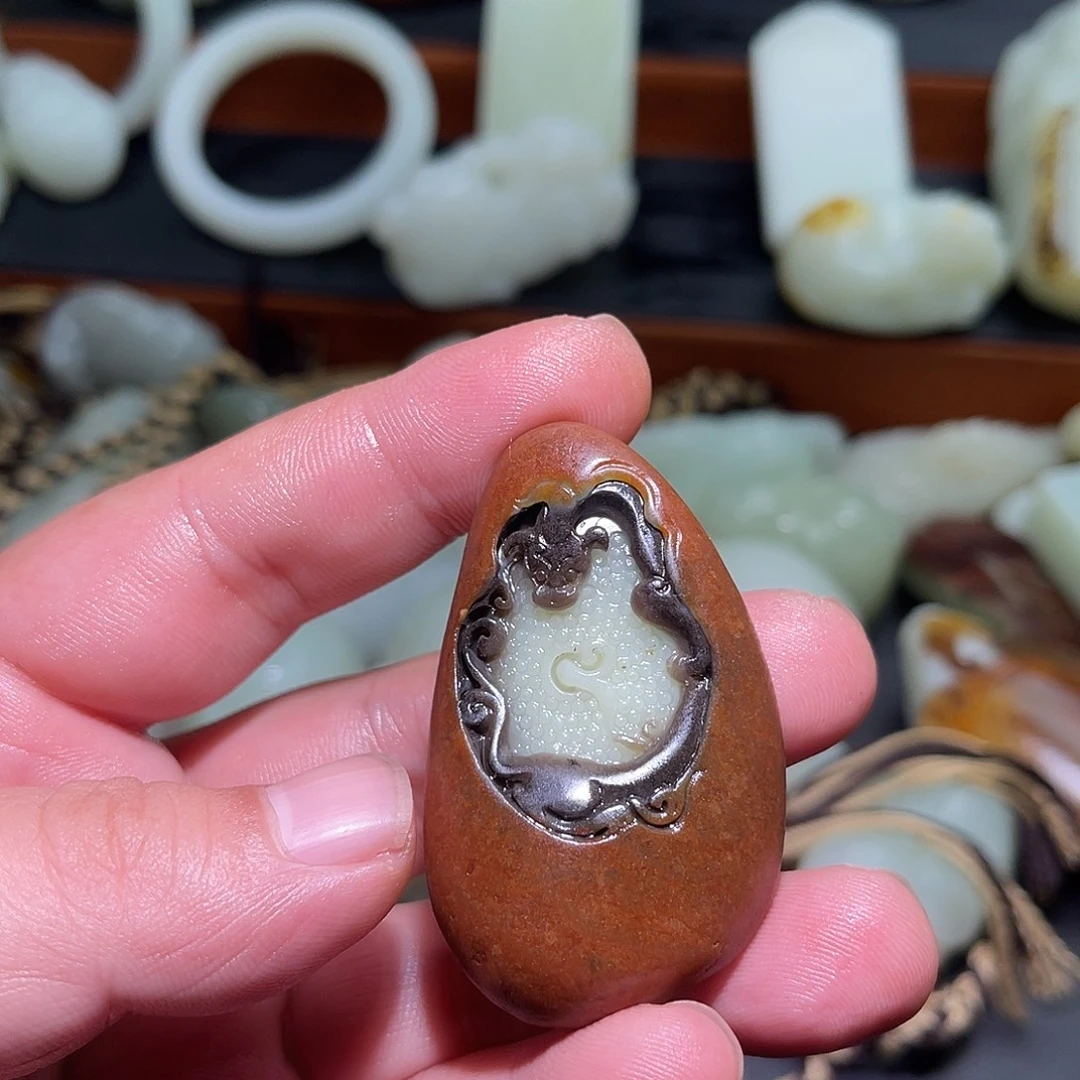 花***雾和田玉未镶嵌颈饰