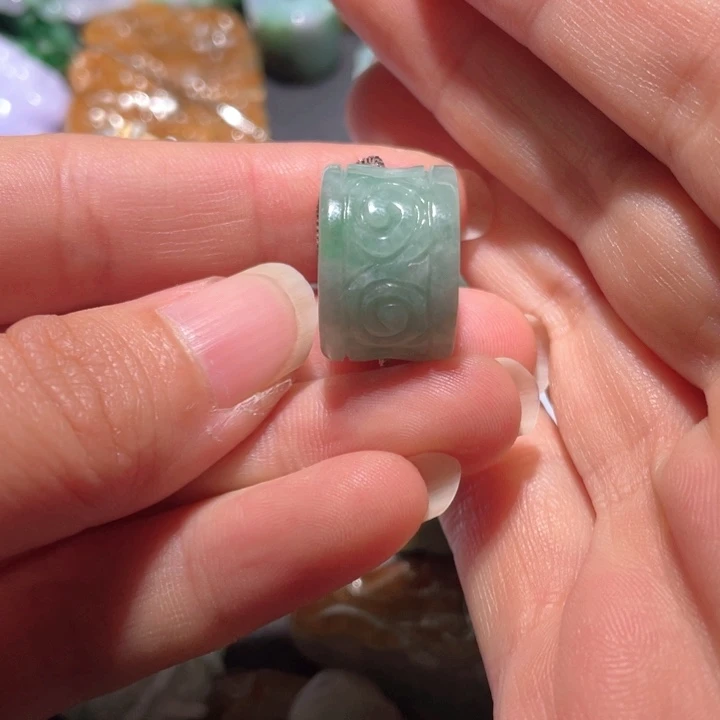 【闪购商品】翡翠颈饰未镶嵌天然翡翠