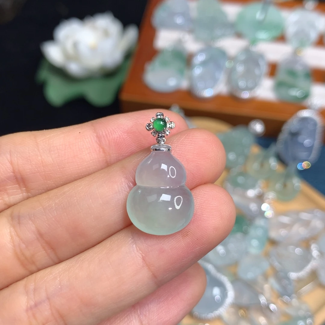 沙***桔翡翠18K金镶嵌颈饰