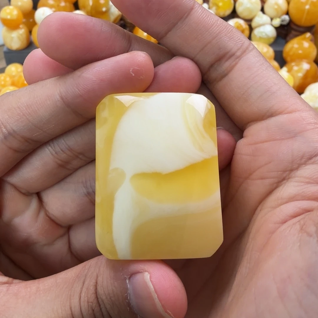 琥珀未镶嵌珠宝奇石