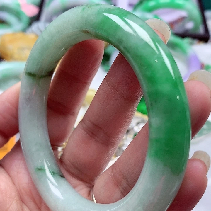 翡翠未镶嵌手镯翡翠