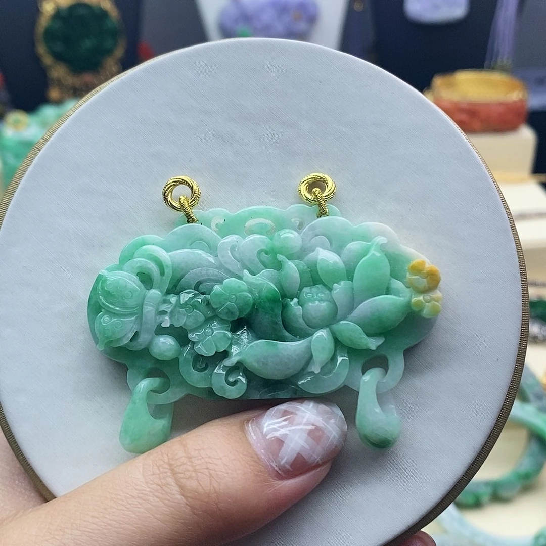 彼***胧翡翠未镶嵌吊坠(不含链)