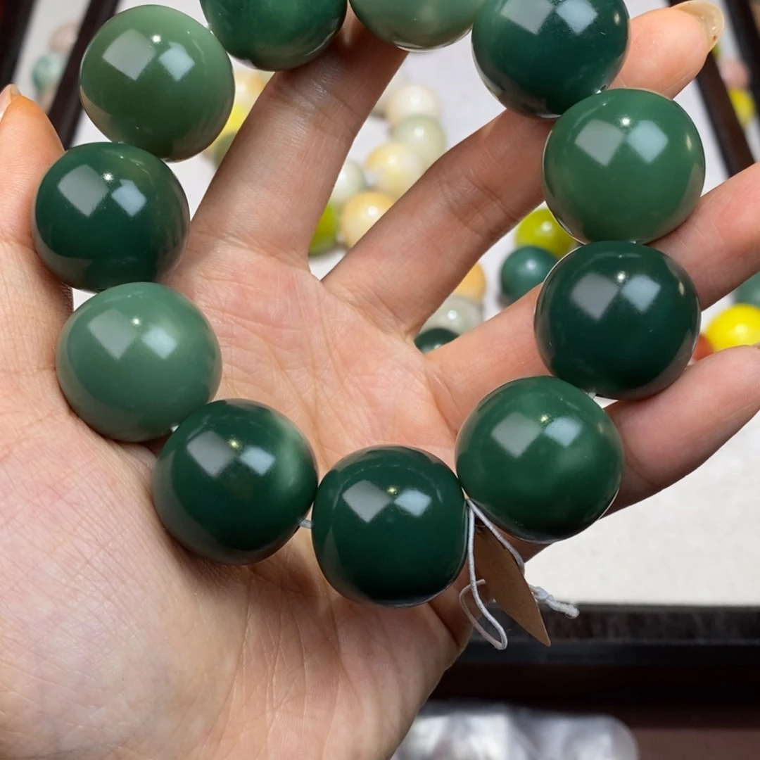 白玉菩提手串展*一个黑色线 一个白色线