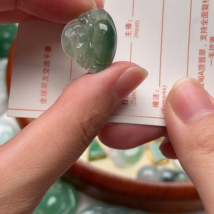 翡翠未镶嵌颈饰11