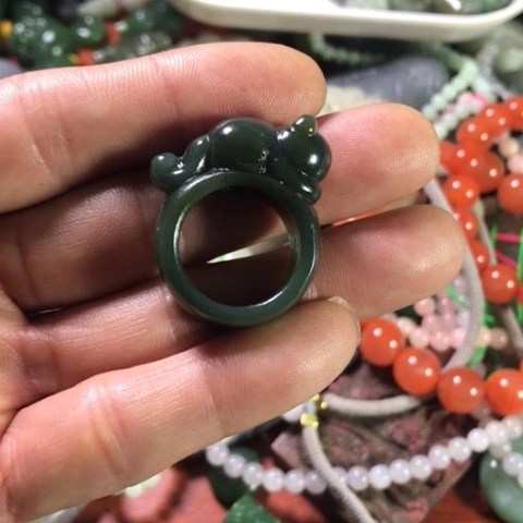 颈饰未镶嵌和田玉