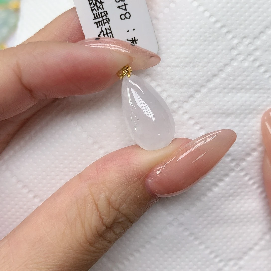 颈饰18K金镶嵌翡翠