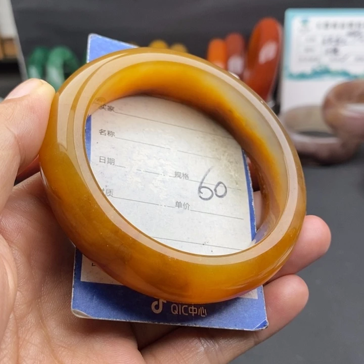 未镶嵌手镯石英质玉