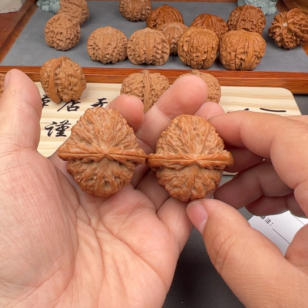文玩核桃把件球白