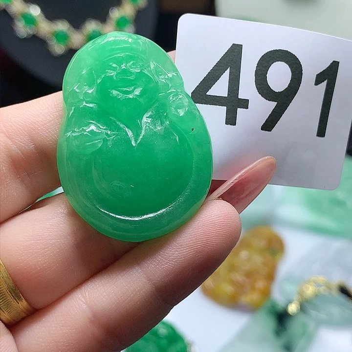 翡翠吊坠(赠链)未镶嵌