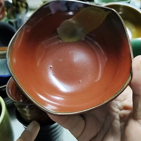 瓷片瓷片,各种摆件,均有瑕疵。沙锅!