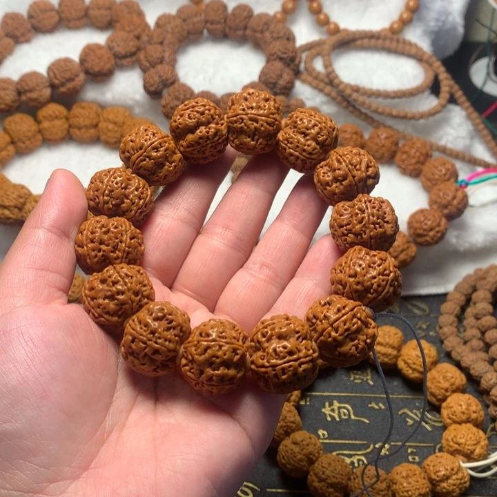 开***，手串金刚菩提    12