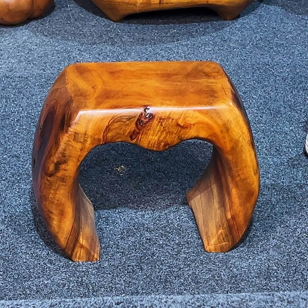 24 号香樟木尺寸：41-22-31cm