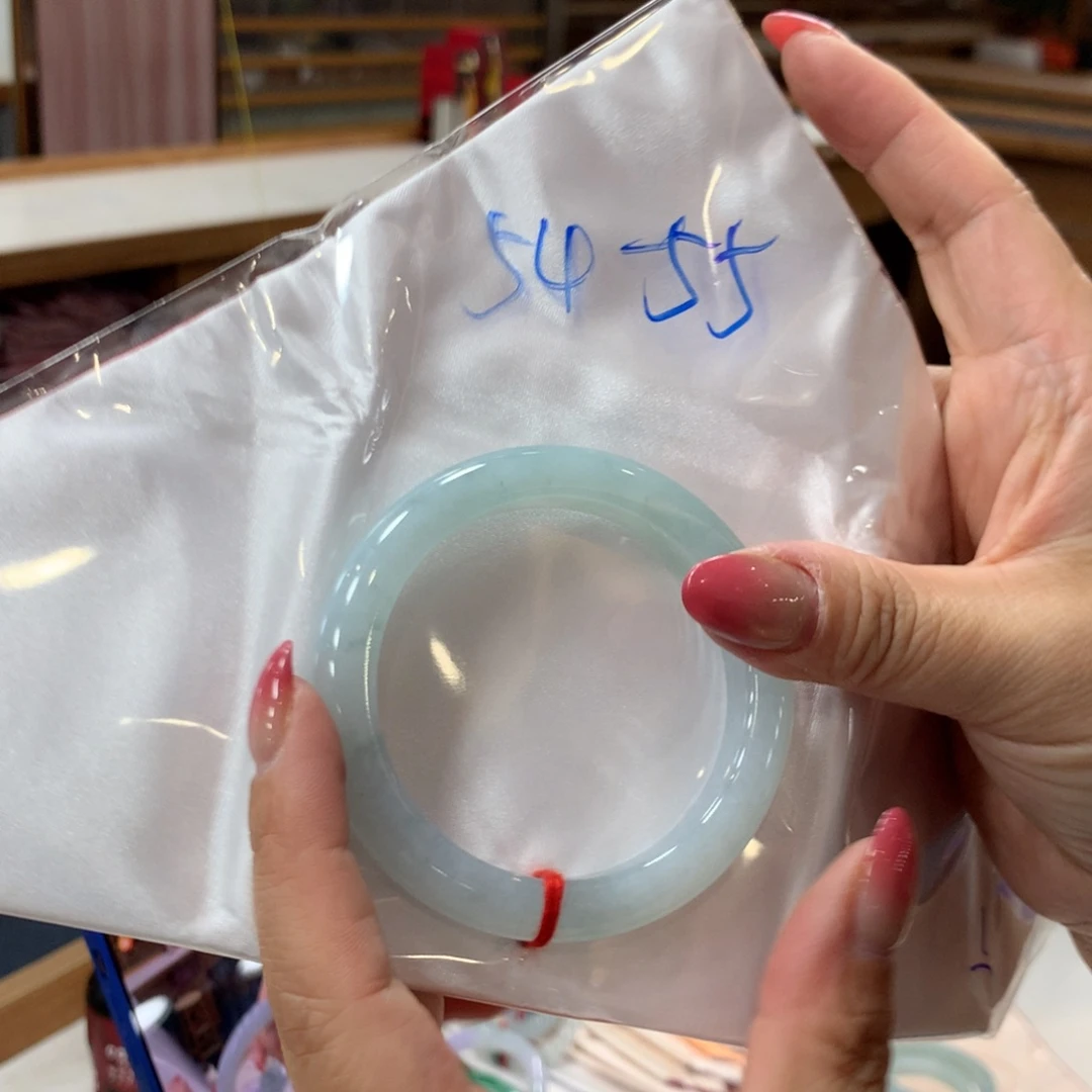 翡翠未镶嵌手镯48小时鉴赏