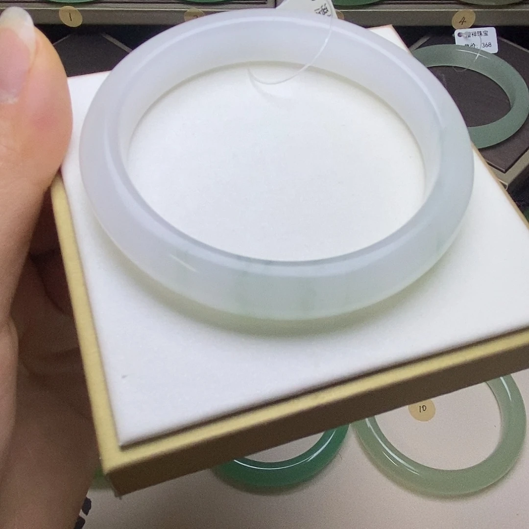 石英质玉未镶嵌手镯