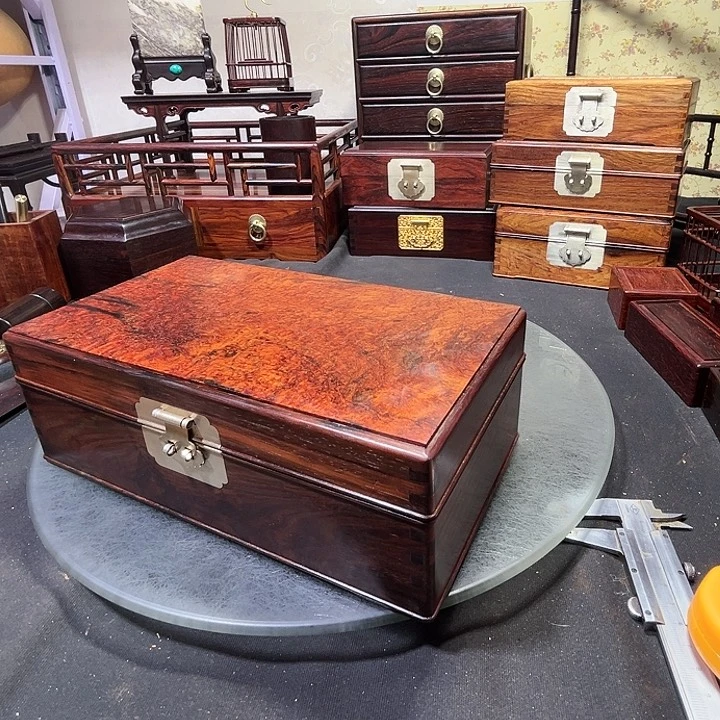 交趾黄檀（大红酸枝）