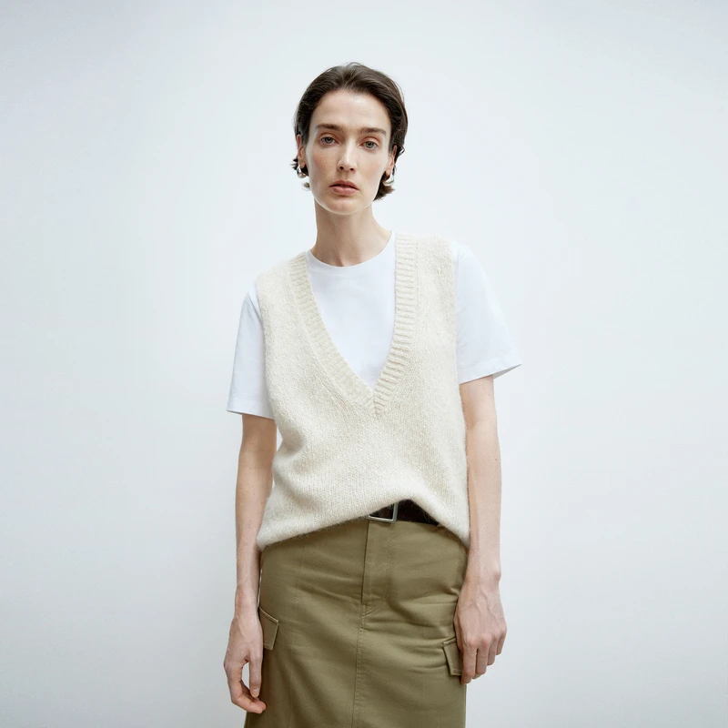 【商场同款新品】edition2025春季后背亮片毛衣背心#EBE1SWT004