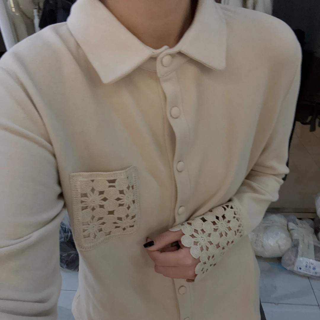 冬季新款女士长袖镂空设计遮肉显瘦衬衫上衣