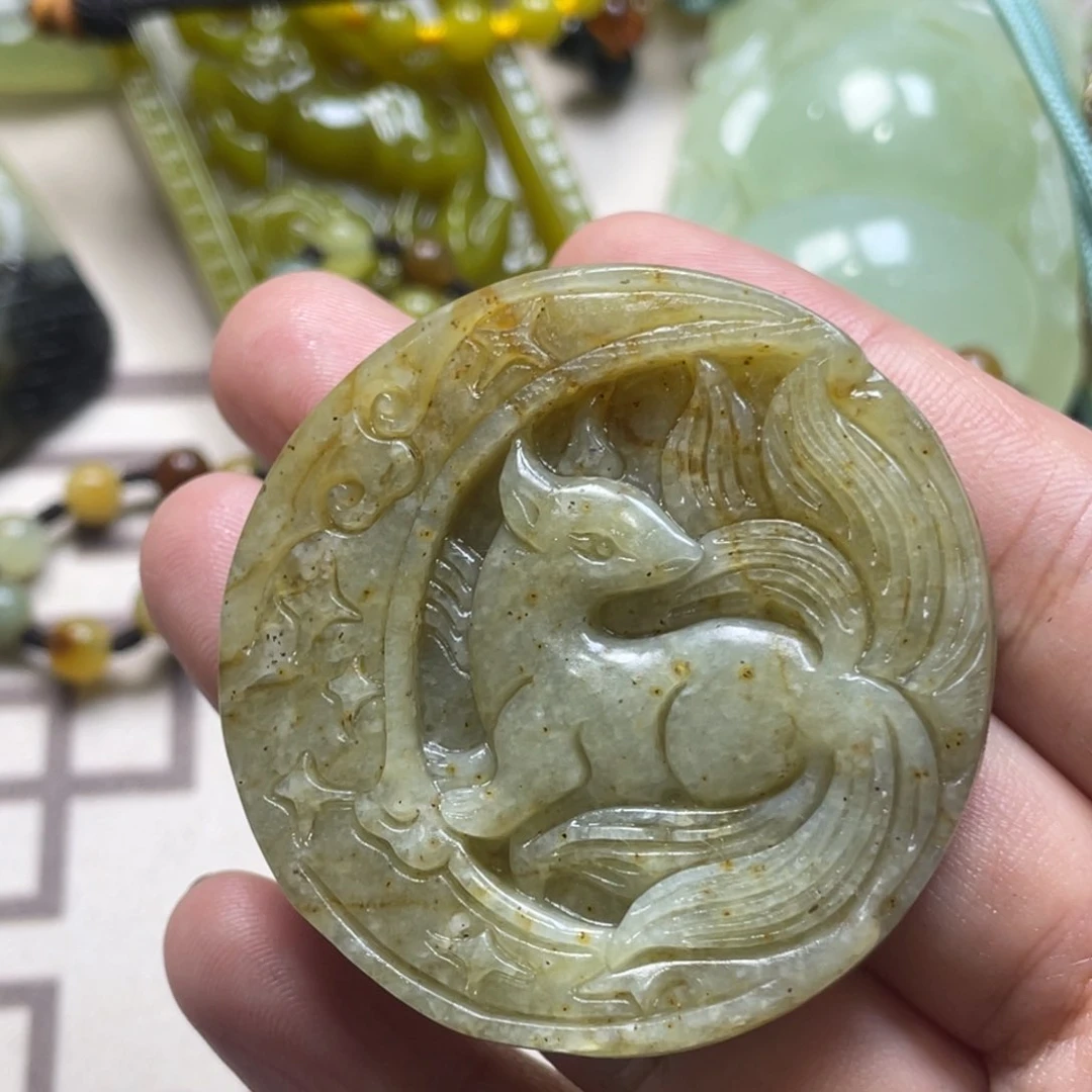 蛇纹石玉颈饰未镶嵌